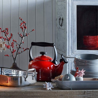 Le Creuset Tradition kettle - Buy now on ShopDecor - Discover the best products by LECREUSET design
